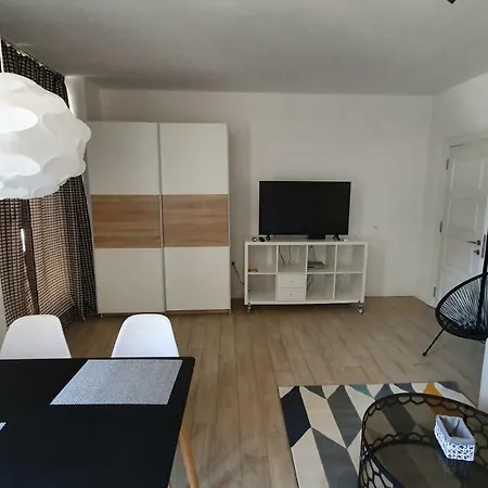 улица любен каравелов 5 Studio Apartment Warna